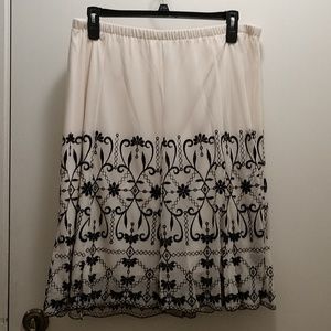 Embroidered skirt